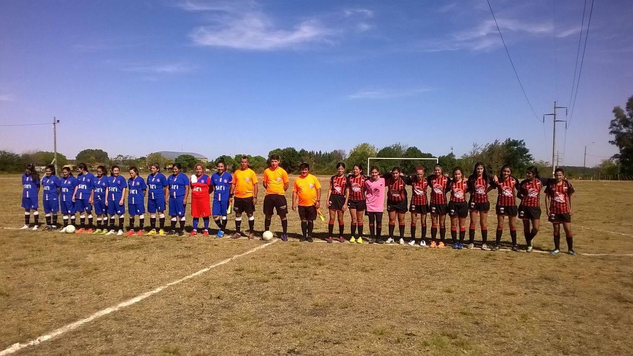 Comienzo del campeonato de Liga Femenina de Fútbol en Complejo SUPU